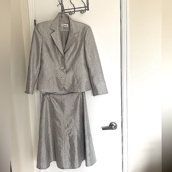Conrad C 2 pieceskirt and jacket suit set size medium in silver grey siz… - Picture 1 of 13